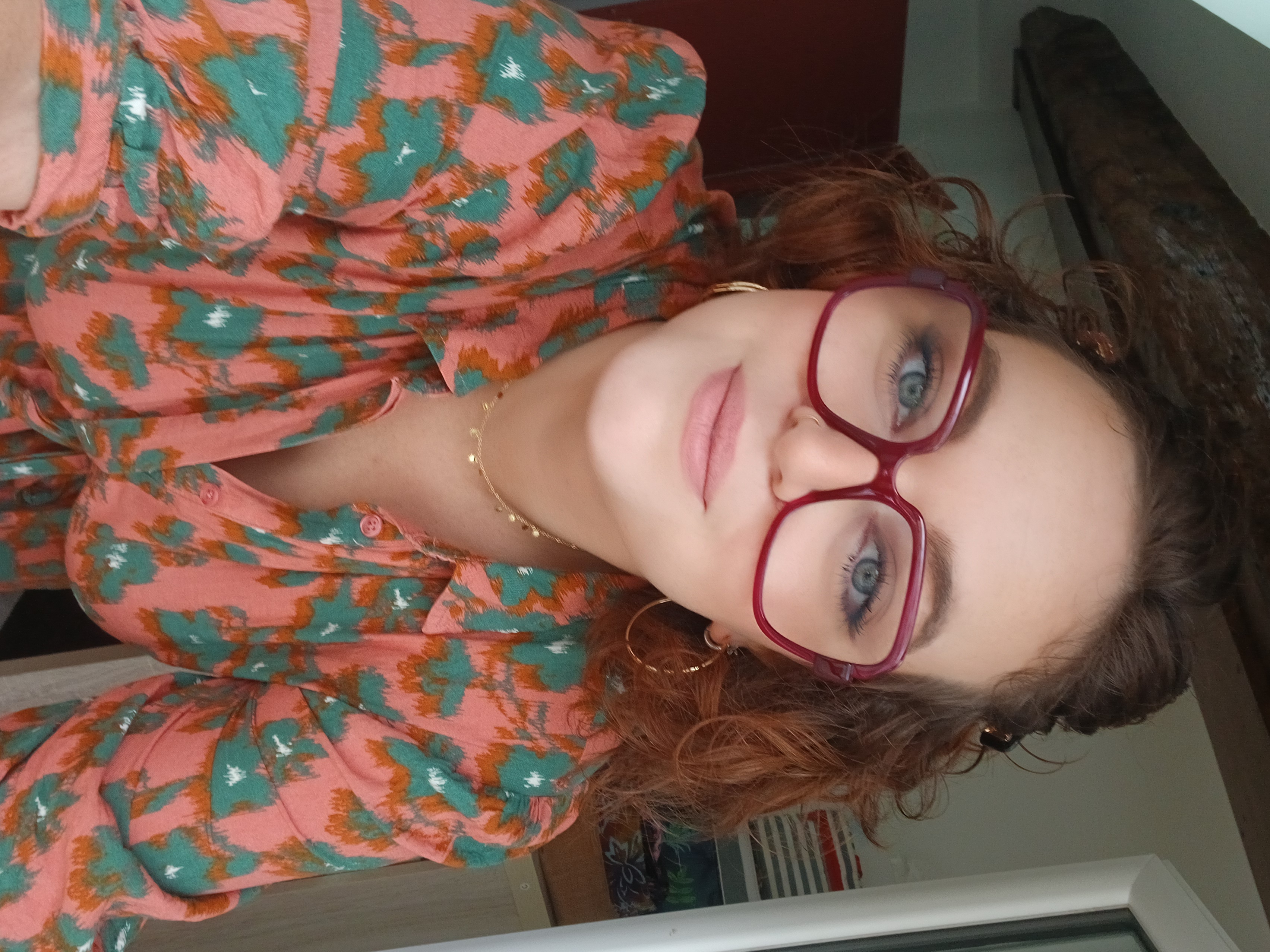 20250901_113307 Portrait de Laura De Carvalho, accompagnatrice digitale, entrepreneuse de Pollen Scop